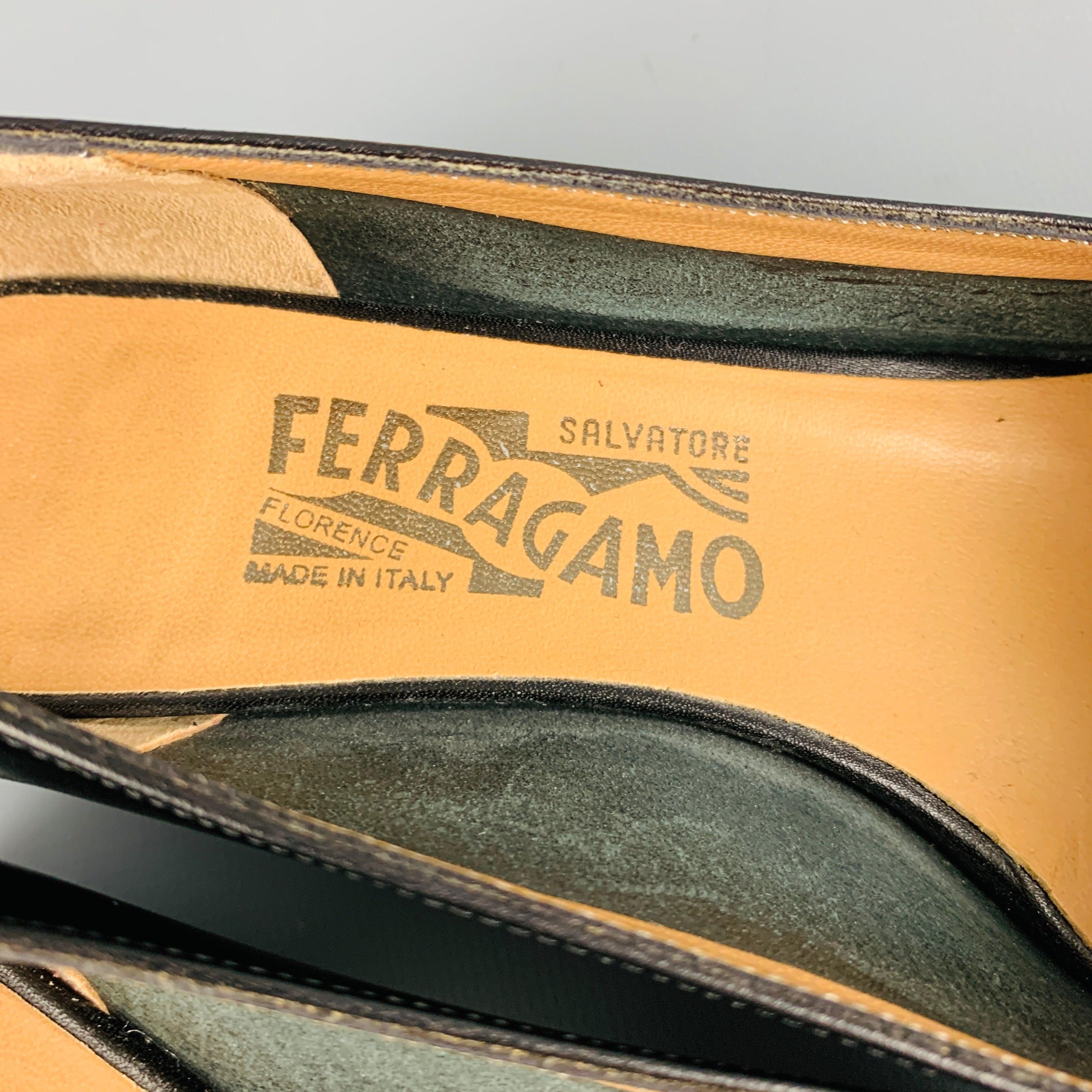 SALVATORE FERRAGAMO Size 7 Black Leather Bow Kitten Heels For Sale 4