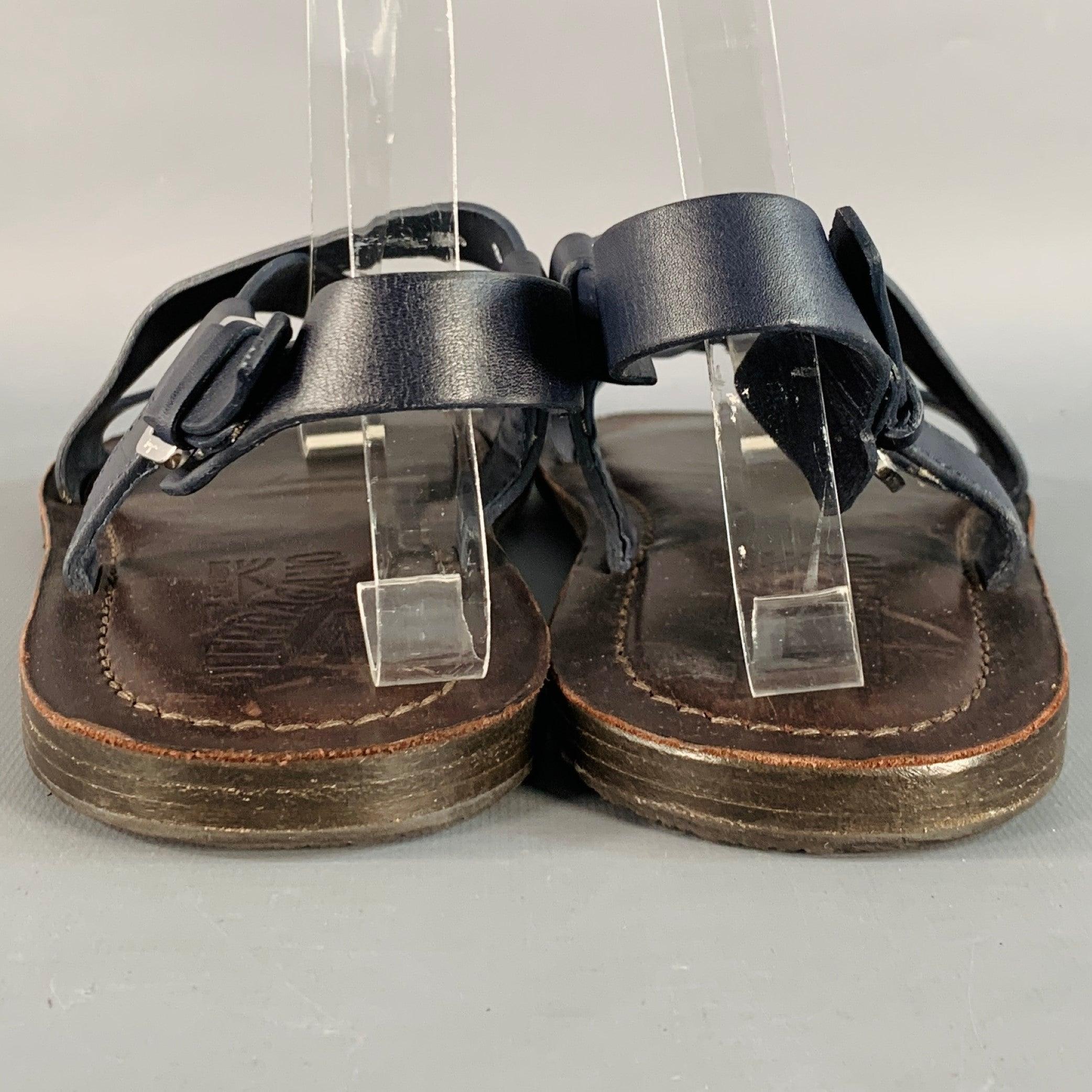 Nero Salvatore Ferragamo Sandali in Pelle Marrone Navy Taglia 8 in vendita