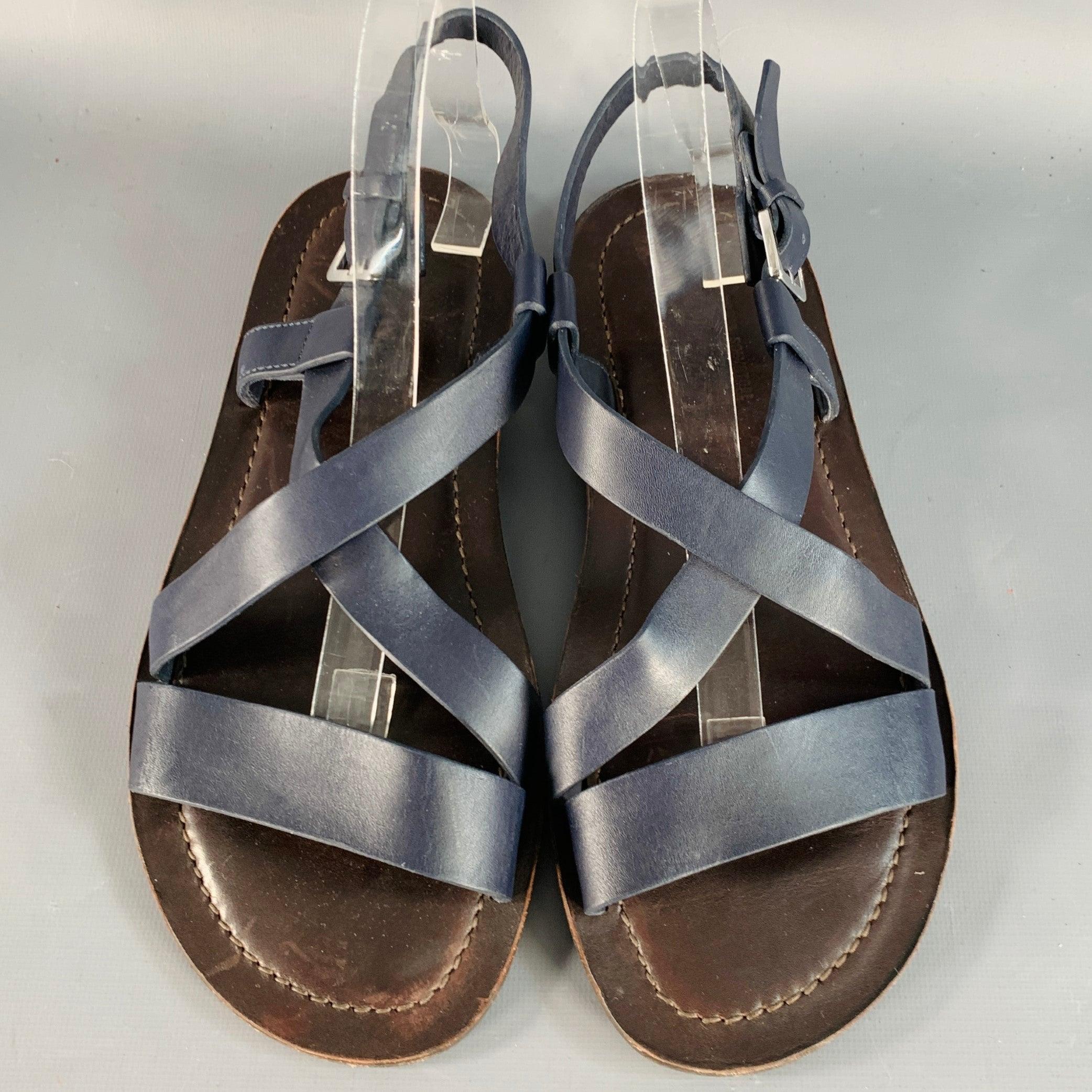 Salvatore Ferragamo Sandali in Pelle Marrone Navy Taglia 8 In condizioni buone in vendita a San Francisco, CA