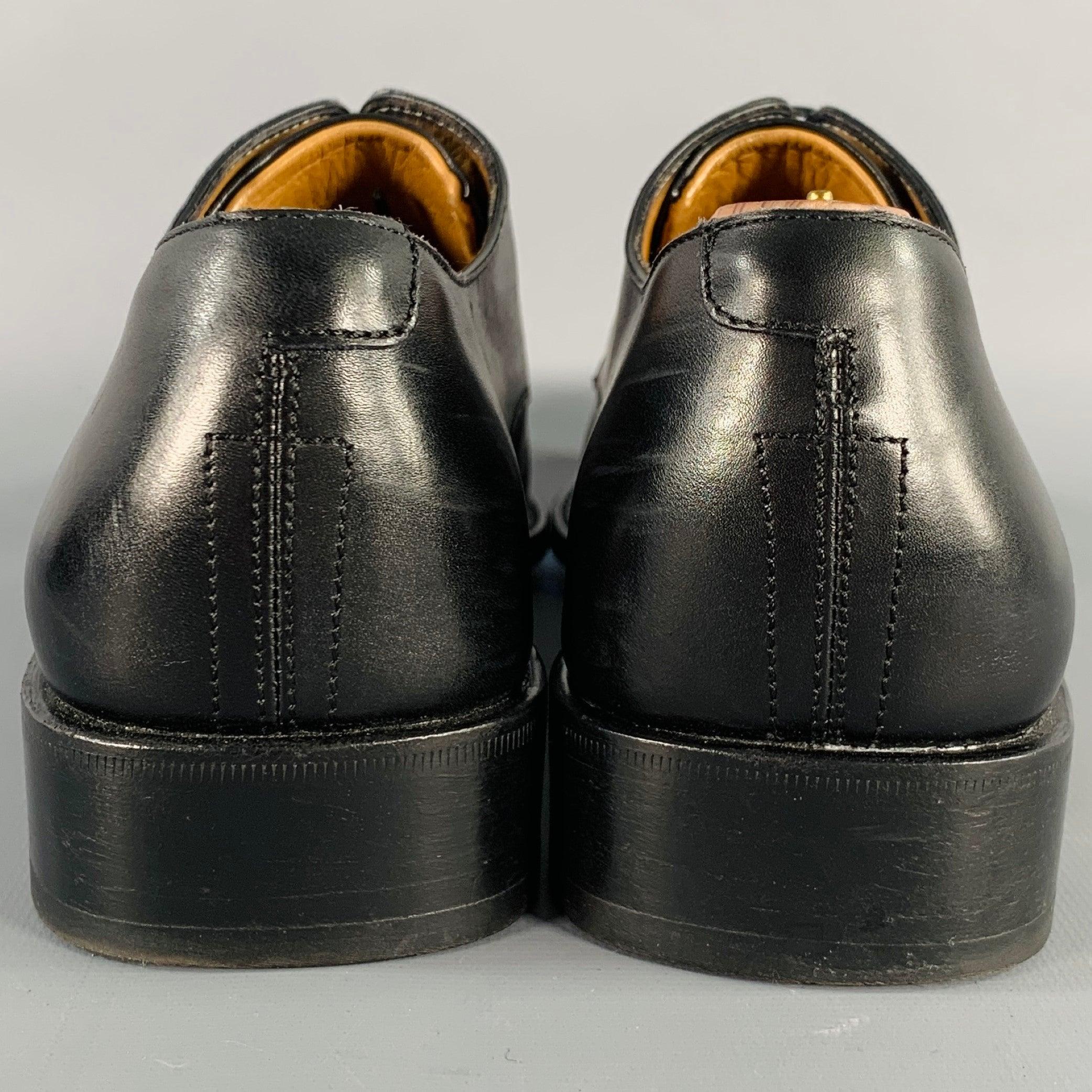 SALVATORE FERRAGAMO Size 8.5 Black Leather Perforated Lace-Up Shoes In Excellent Condition For Sale In San Francisco, CA