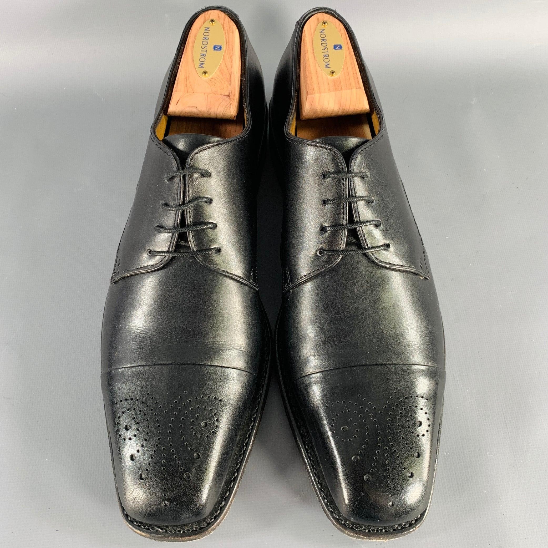 Men's SALVATORE FERRAGAMO Size 8.5 Black Leather Perforated Lace-Up Shoes For Sale