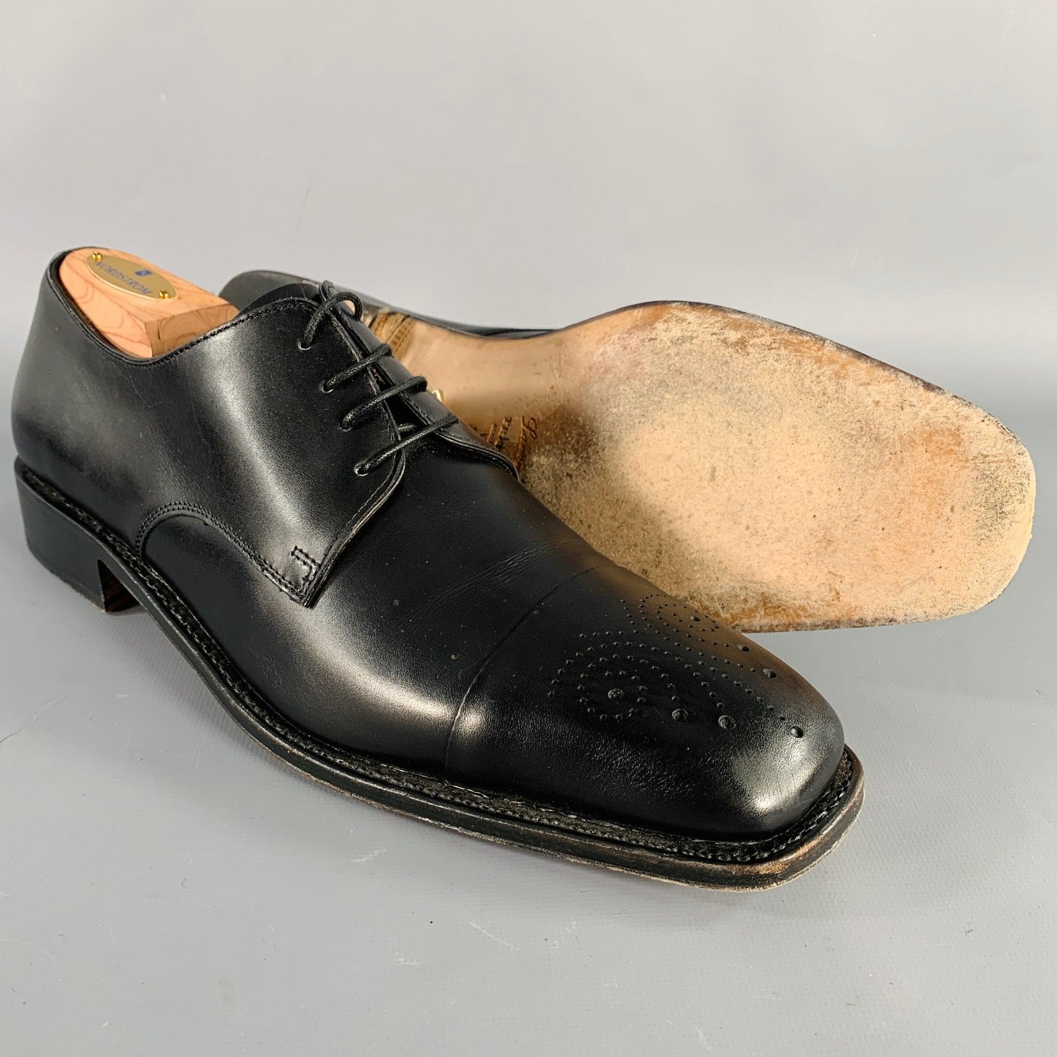 SALVATORE FERRAGAMO Size 8.5 Black Leather Perforated Lace-Up Shoes For Sale 1
