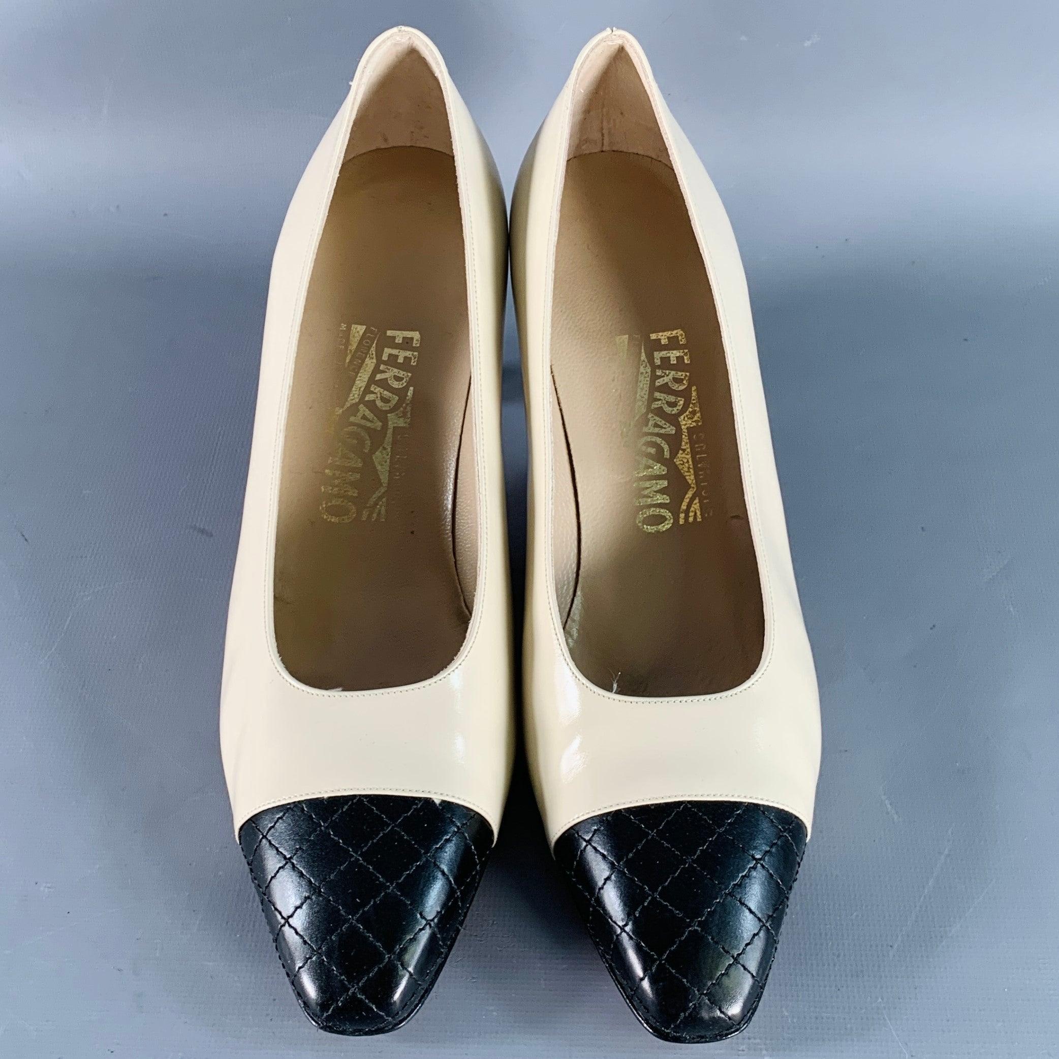 Women's SALVATORE FERRAGAMO Size 9 Beige Black Leather Quilted Cap Toe Pumps For Sale