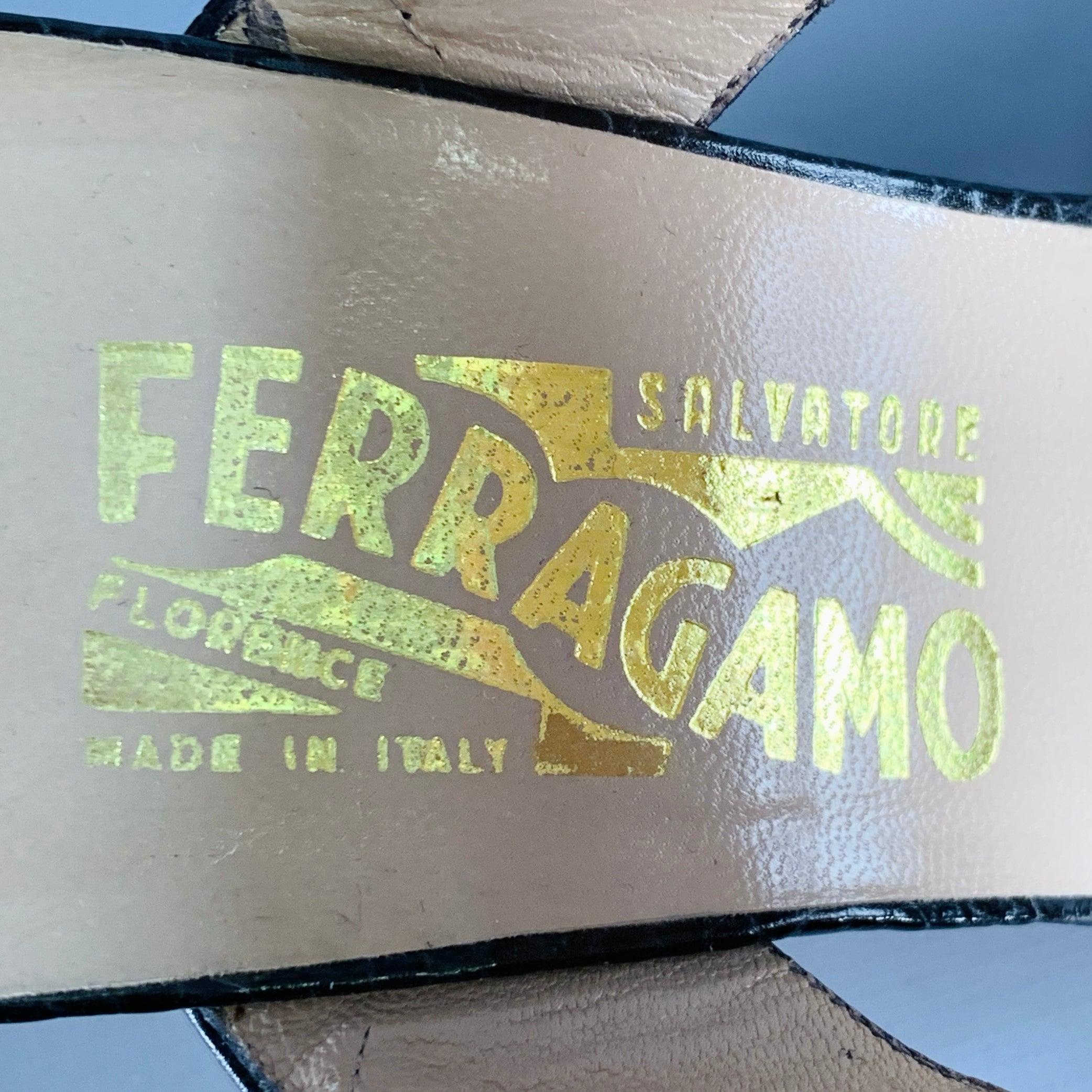SALVATORE FERRAGAMO Size 9 Black Gold Snake Embossed Chunky Heel Slingback Sandals For Sale 3