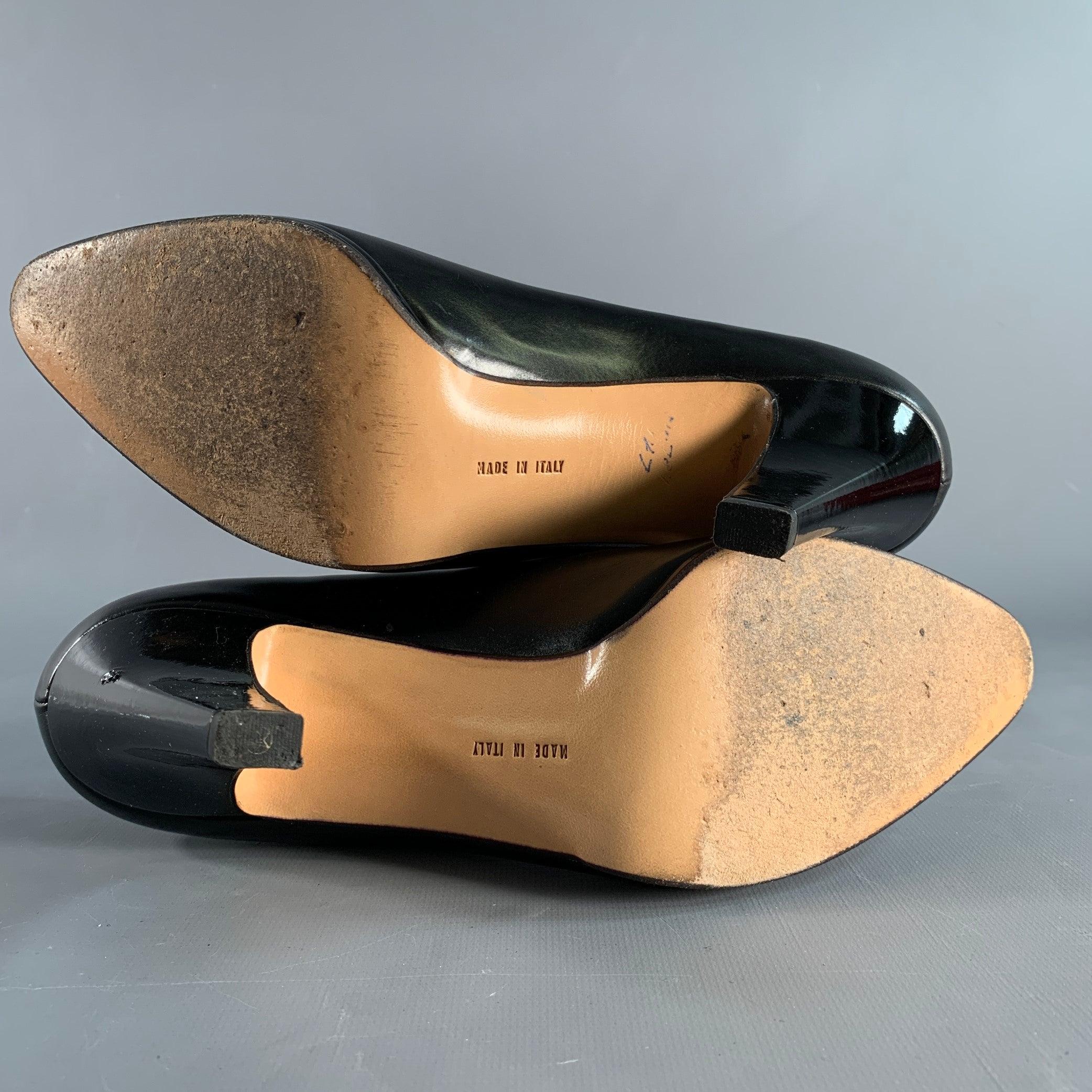 SALVATORE FERRAGAMO Size 9 Black Leather Platform Pumps For Sale 2