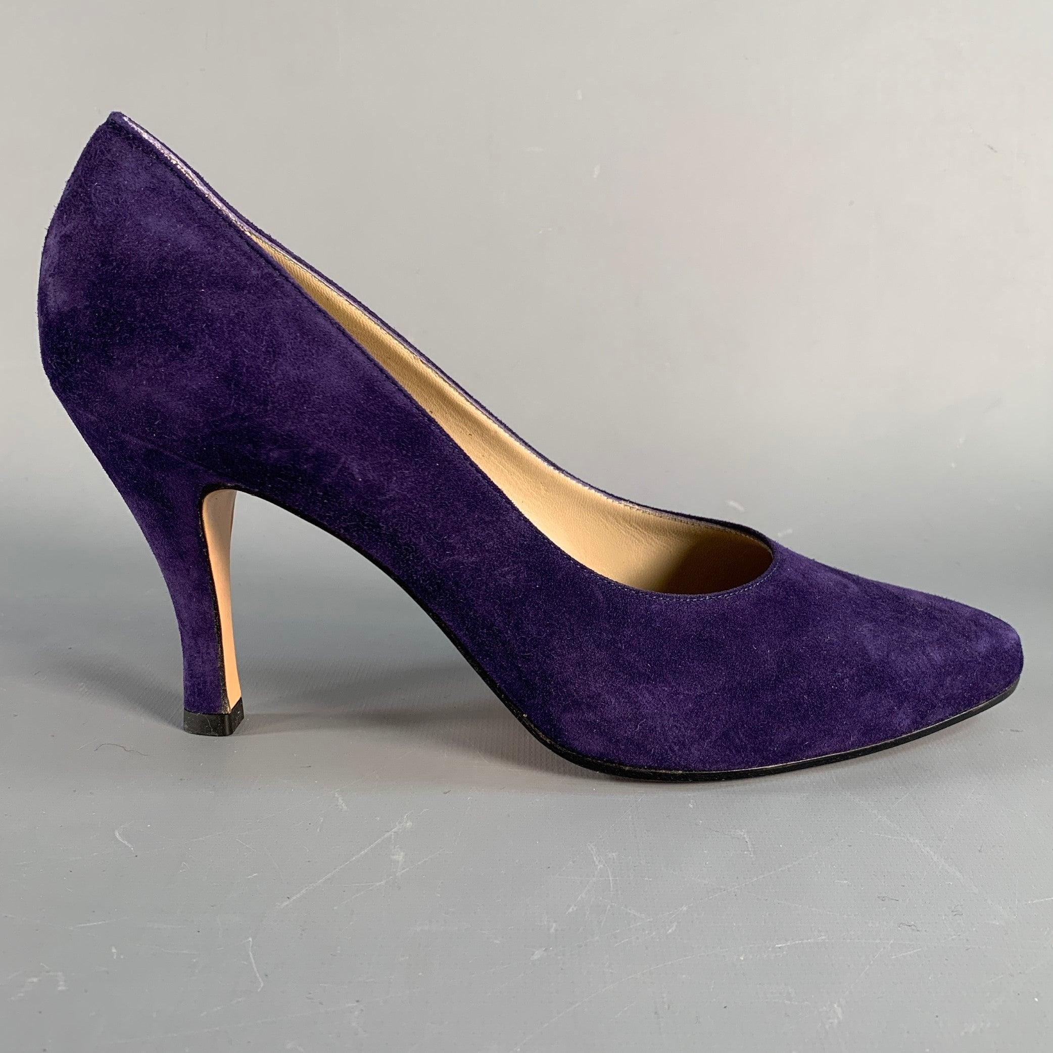 SALVATORE FERRAGAMO NADIA pumps in a purple suede. Made in Italy.New with Box. 

Marked:   DS 35742 A85 9B 

Measurements: 
  Heel: 3.75 inches  

  
  
 
Sui Generis Reference: 139392
Category: Pumps
More Details
    
Brand:  SALVATORE
