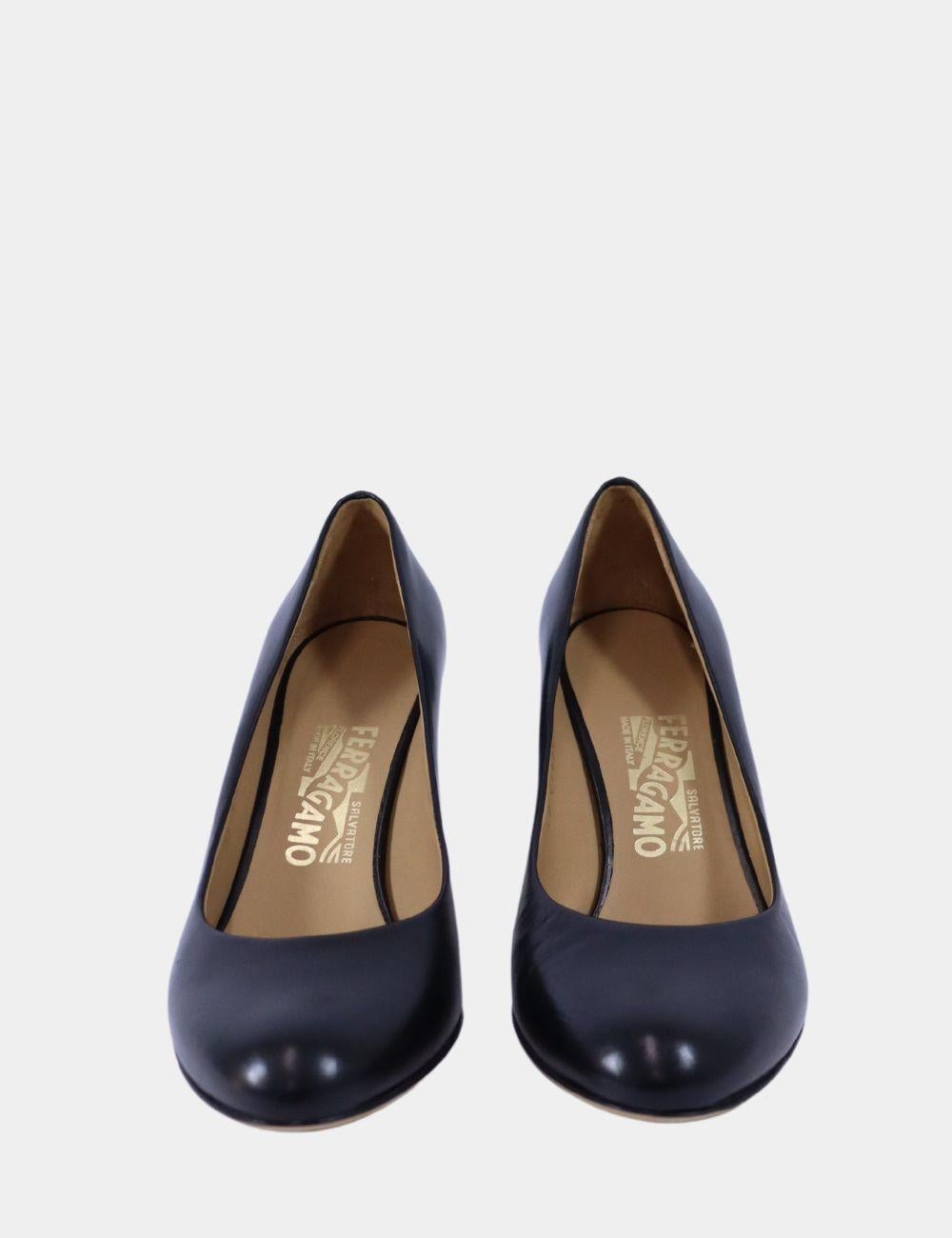 Nero Salvatore Ferragamo Tamina Pumps US 6.5 in vendita