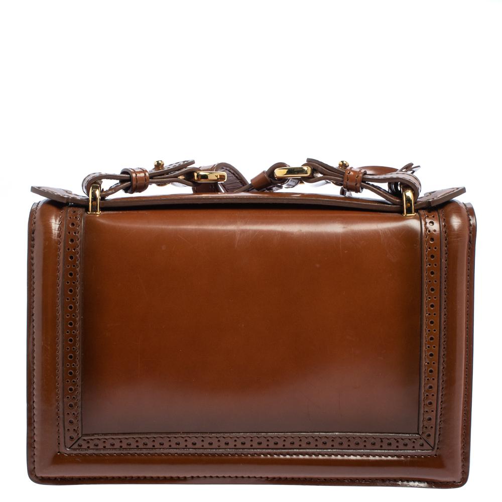 Salvatore Ferragamo Tan Brogue Glossy Leather Aileen Shoulder Bag In Good Condition In Dubai, Al Qouz 2