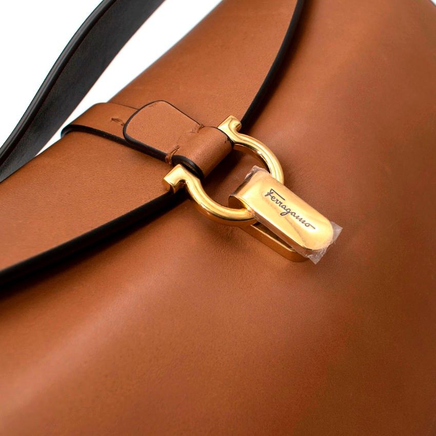 Salvatore Ferragamo Braune Glattleder-Umhängetasche 2