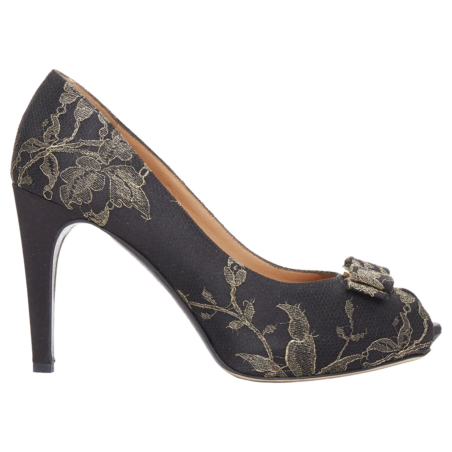 Escarpins Vera bow peep toe en dentelle noire et dorée SALVATORE FERRAGAMO Taille 8