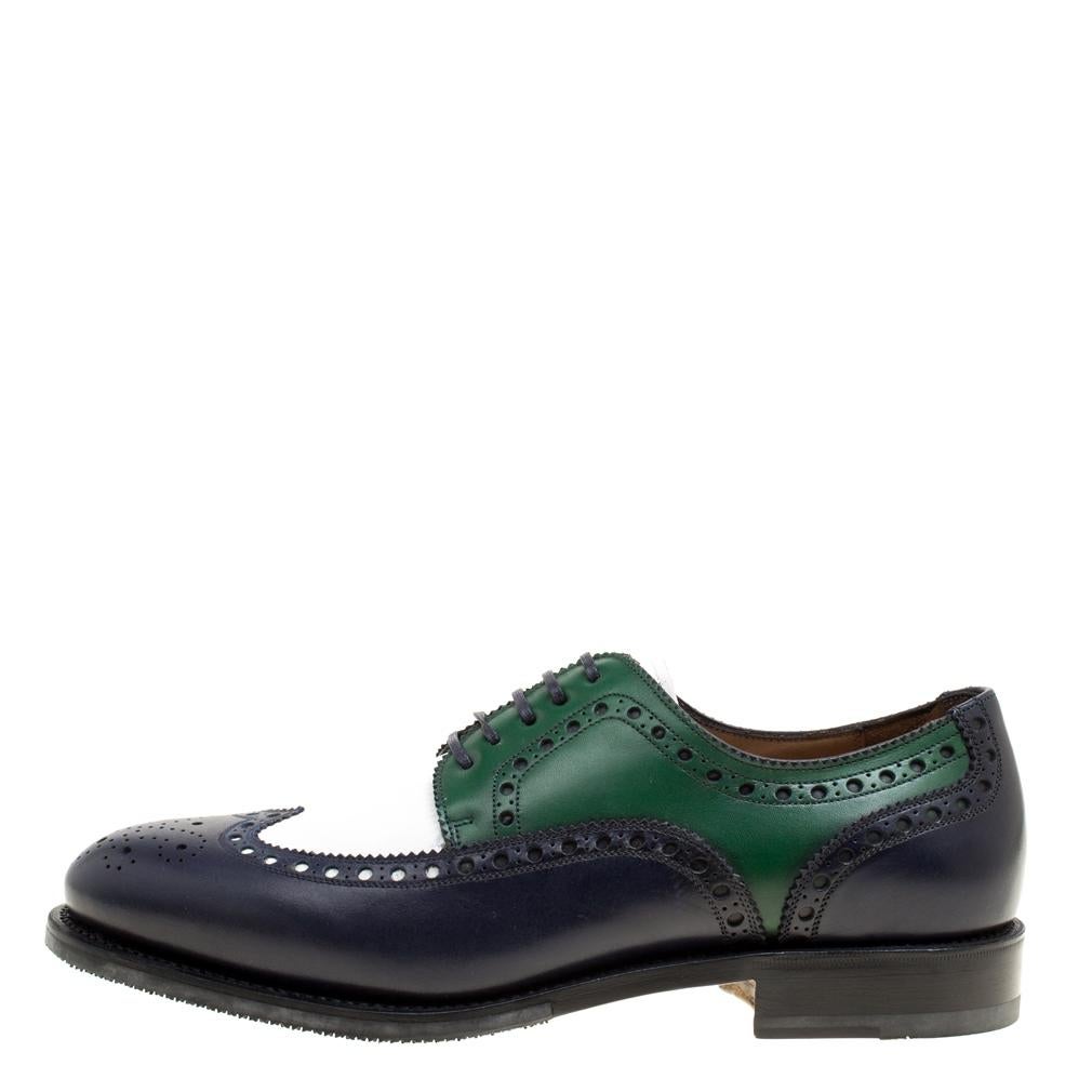 How can one not be in awe by just looking at this luxe pair from Salvatore Ferragamo! The leather shoes are well-crafted and they are beautified with lace-ups, wingtips and brogue detailing. Comfortable insoles and tough outsoles complete this