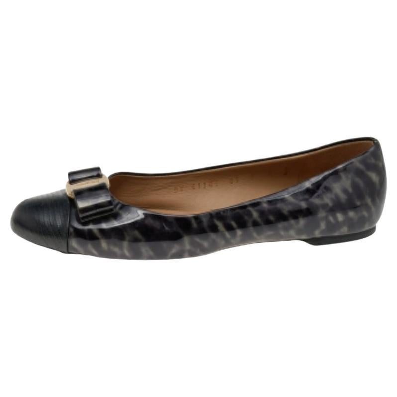 Salvatore Ferragamo Two Tone Leather Leather Cap Toe Vara Bow Ballet Flats 37.5