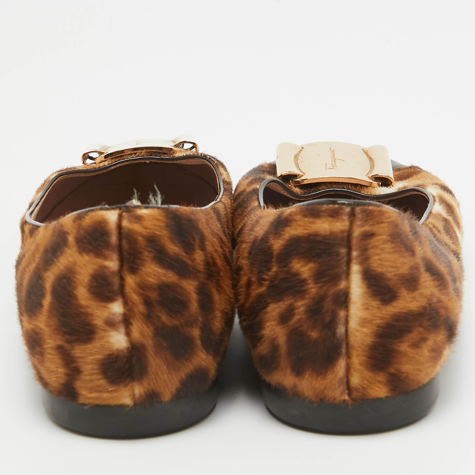 Salvatore Ferragamo Two Tone Leopard Print Calf Hair Sun Flats Size 38.5 For Sale 1