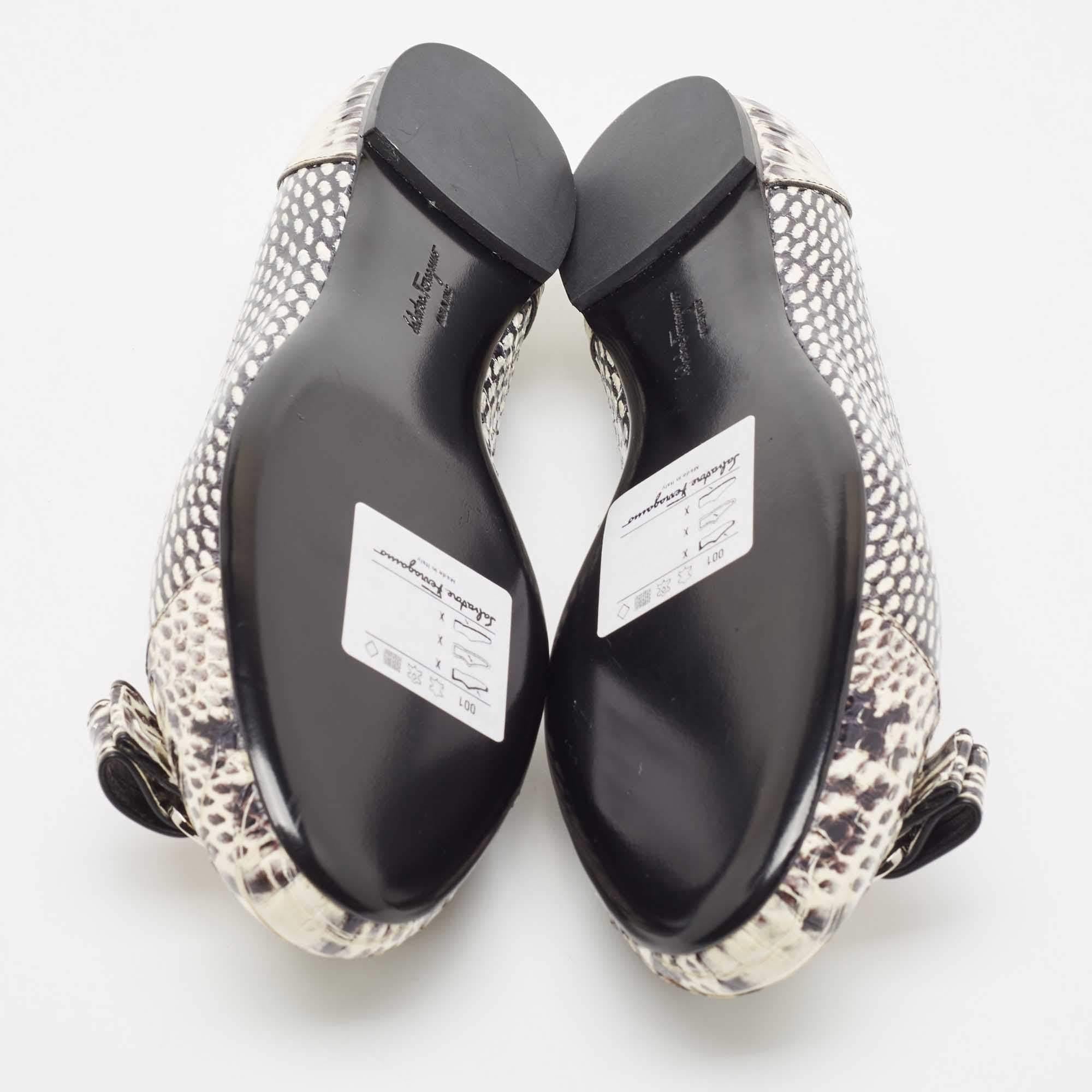 Salvatore Ferragamo Two Tone Python Varina Bow Ballet Flats Size 40 For Sale 2