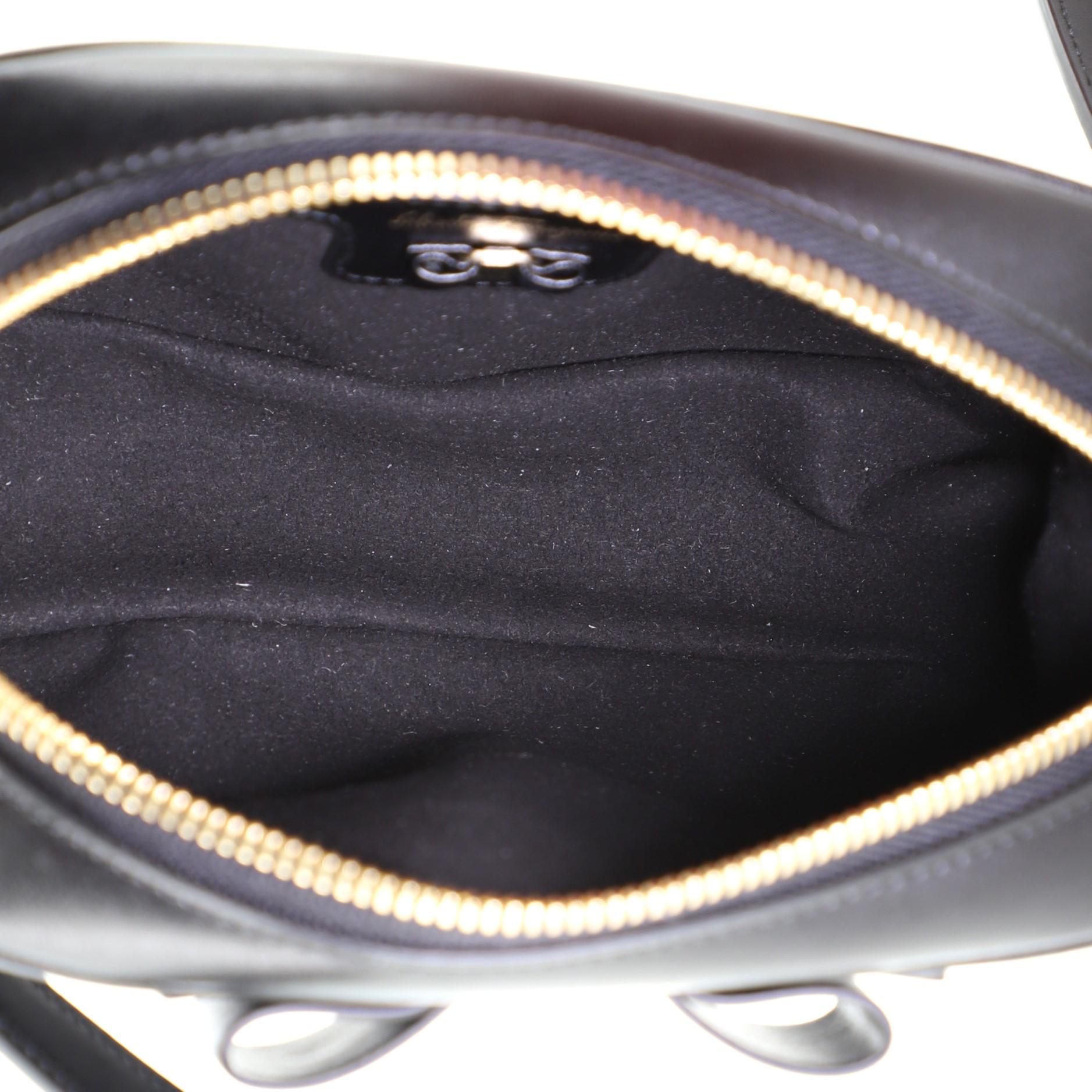Women's or Men's Salvatore Ferragamo Vara Bow Camera Bag Leather