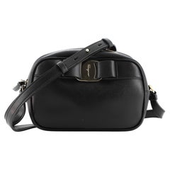 Salvatore Ferragamo Vara Bow Kameratasche aus Leder