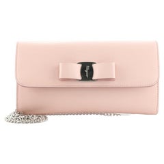 Salvatore Ferragamo Vara Bow Chain Clutch in pelle piccola