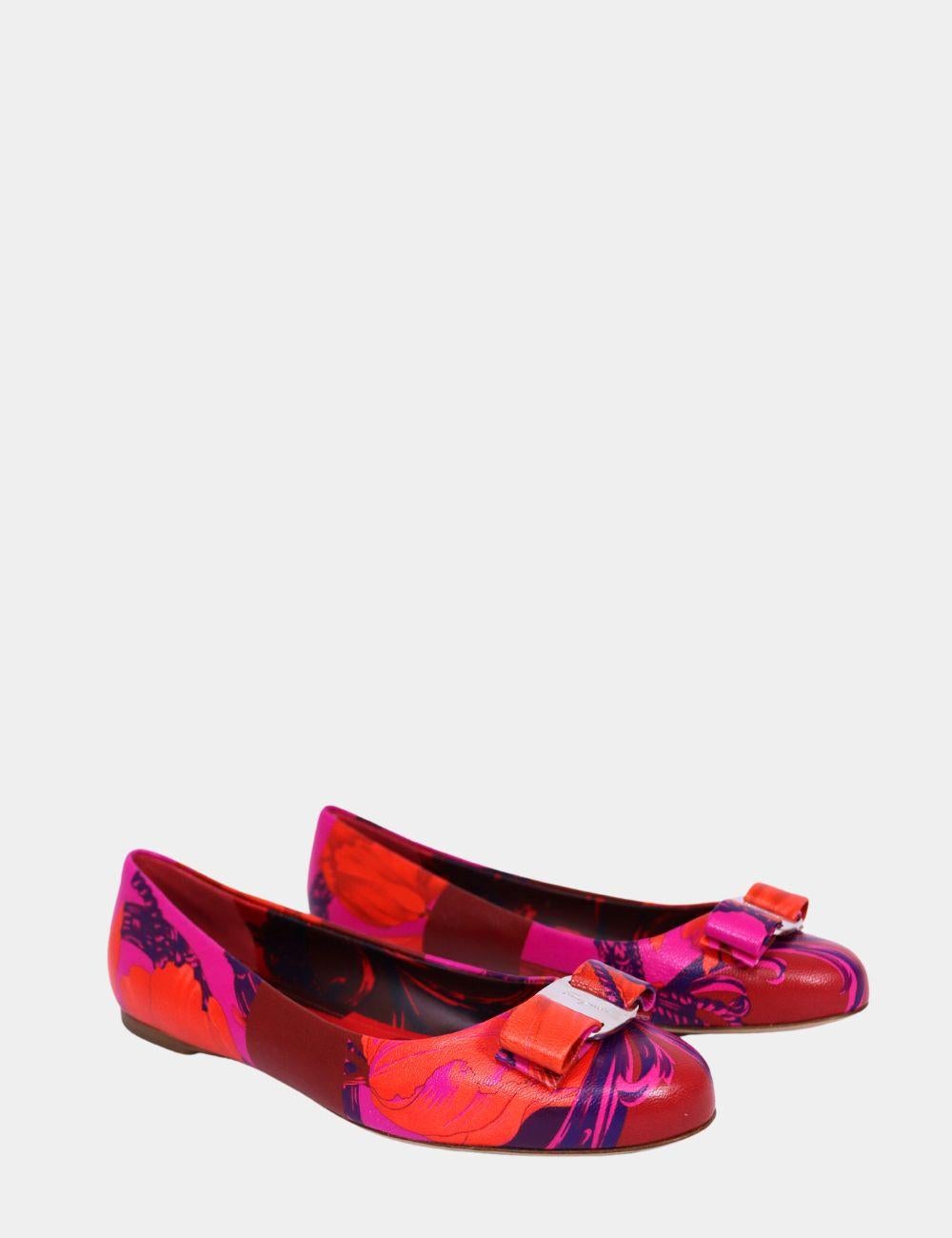 Salvatore Ferragamo Varina Ballet Flats Size US 7 In New Condition For Sale In Amman, JO