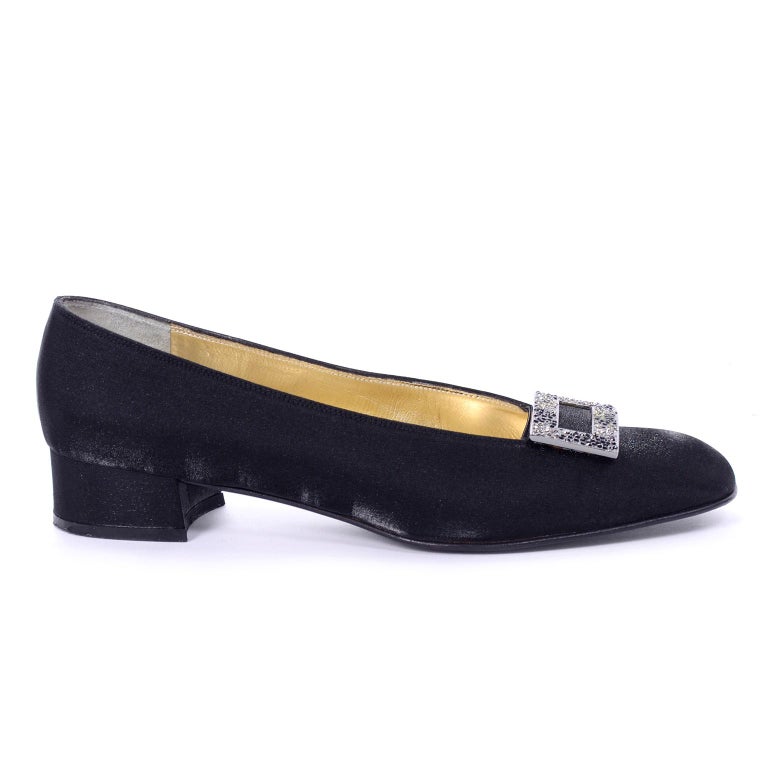 salvatore ferragamo satin pumps