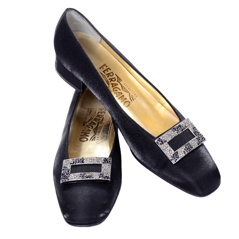 salvatore ferragamo satin pumps