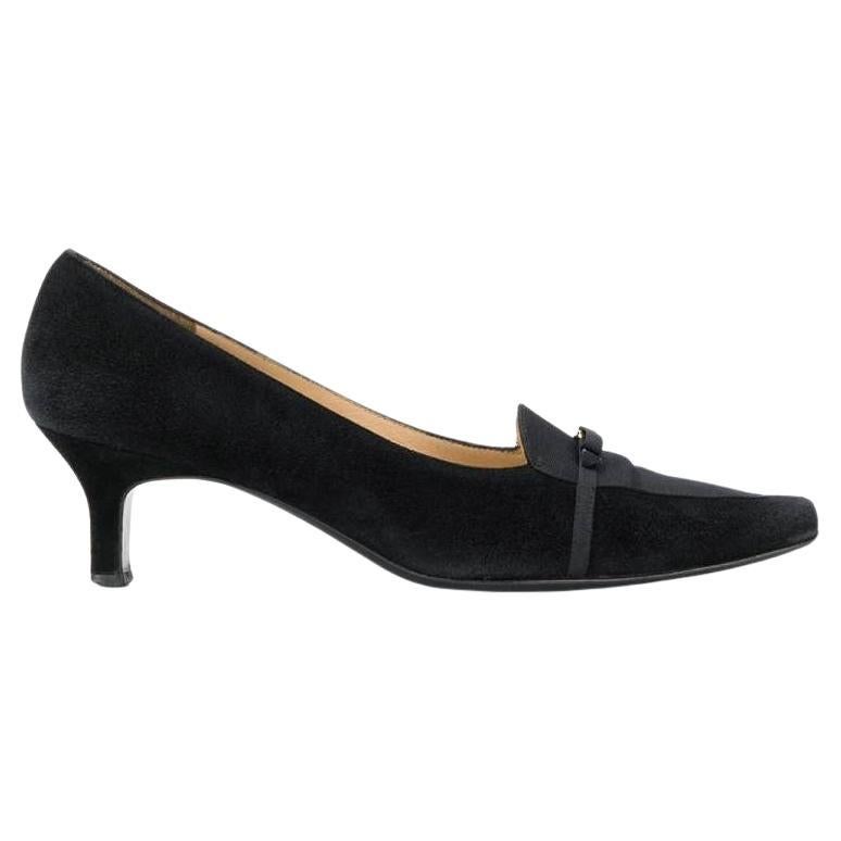 Salvatore Ferragamo Vintage black suede 80s pumps For Sale