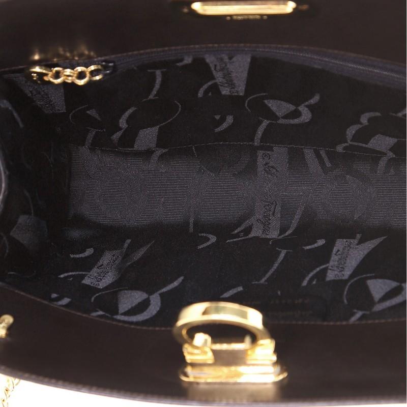 Salvatore Ferragamo Vintage Gancini Kette Umhängetasche aus Leder Medium für Damen oder Herren