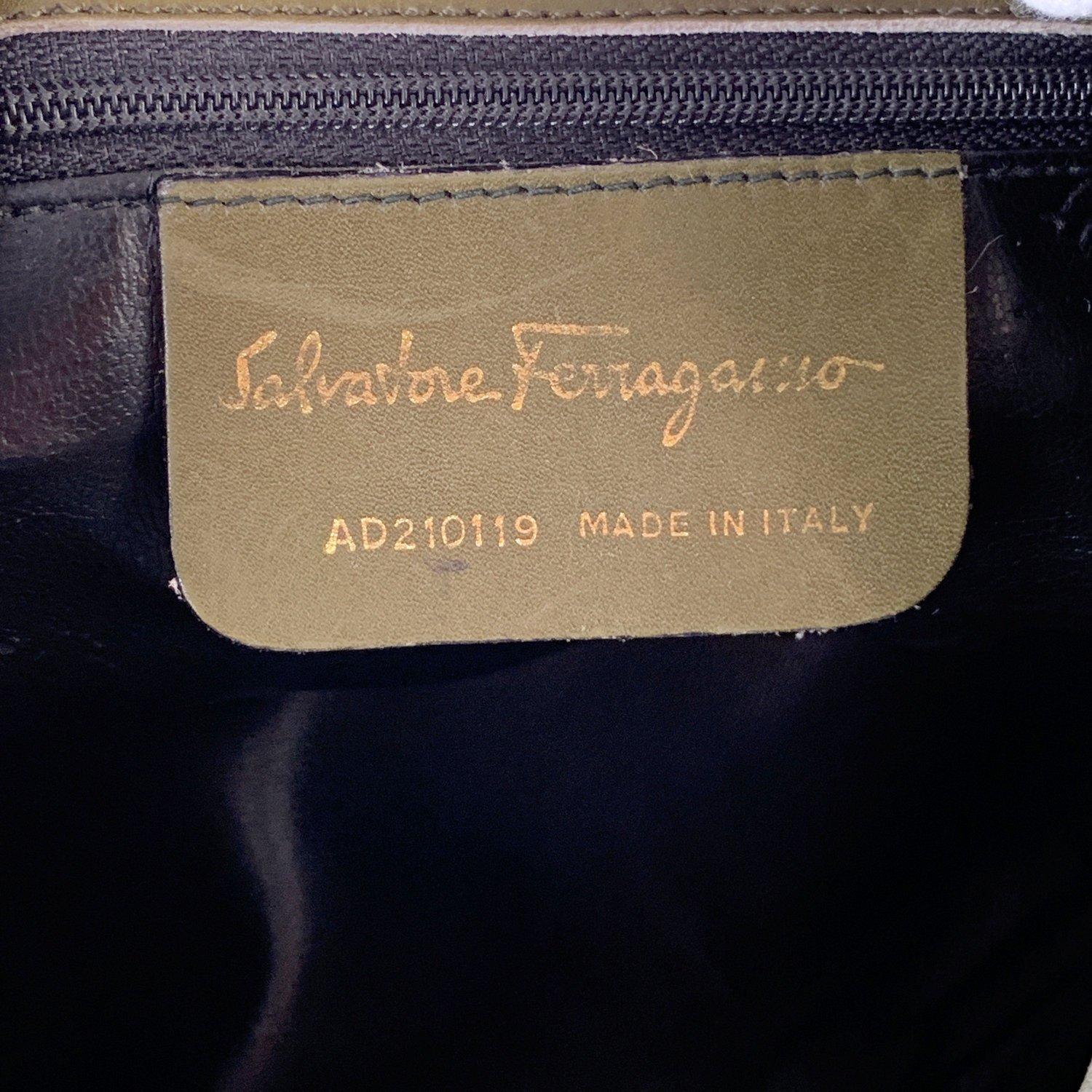 Salvatore Ferragamo Vintage Green Leather Drawstring Bucket Bag 7
