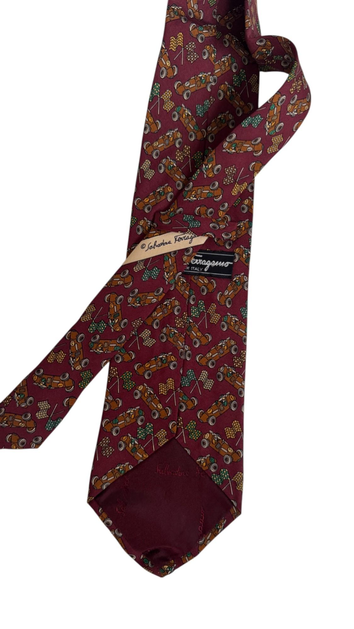 Salvatore Ferragamo Vintage Krawatte - Rennwagen und karierte Flagge Druck - Burgunderrot im Angebot 2