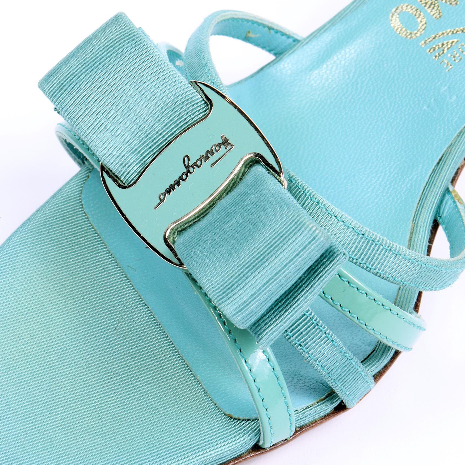 Salvatore Ferragamo Vintage Turquoise Blue Bow Sandals With Low Heels In Excellent Condition For Sale In Portland, OR