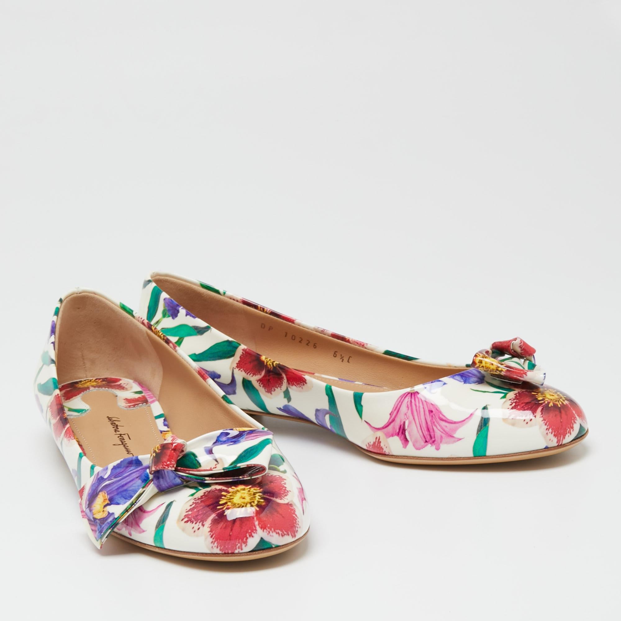 Women's Salvatore Ferragamo White Floral Print Leather Avola Bow Ballet Flats Size 37