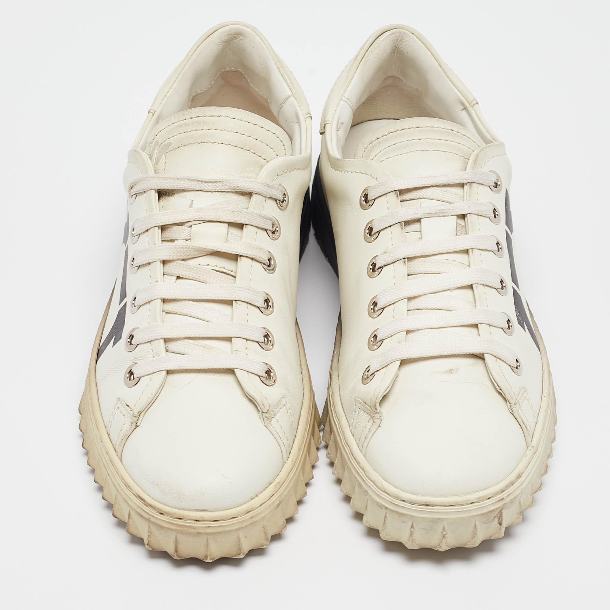 Salvatore Ferragamo White Leather Cube 8 Logo Sneakers Size 36 In Fair Condition For Sale In Dubai, Al Qouz 2