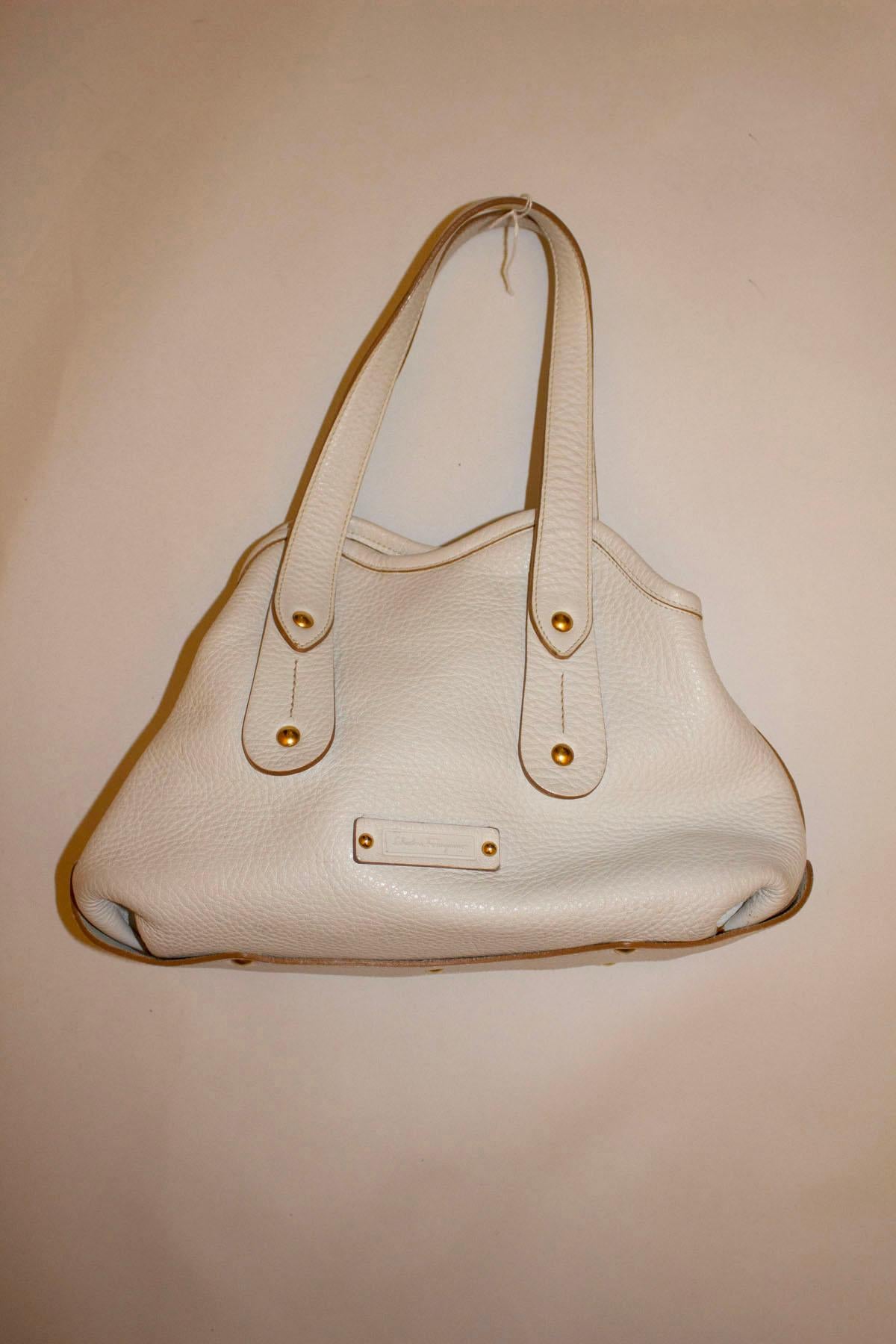 Salvatore Ferragamo White Leather Handbag In Good Condition For Sale In London, GB