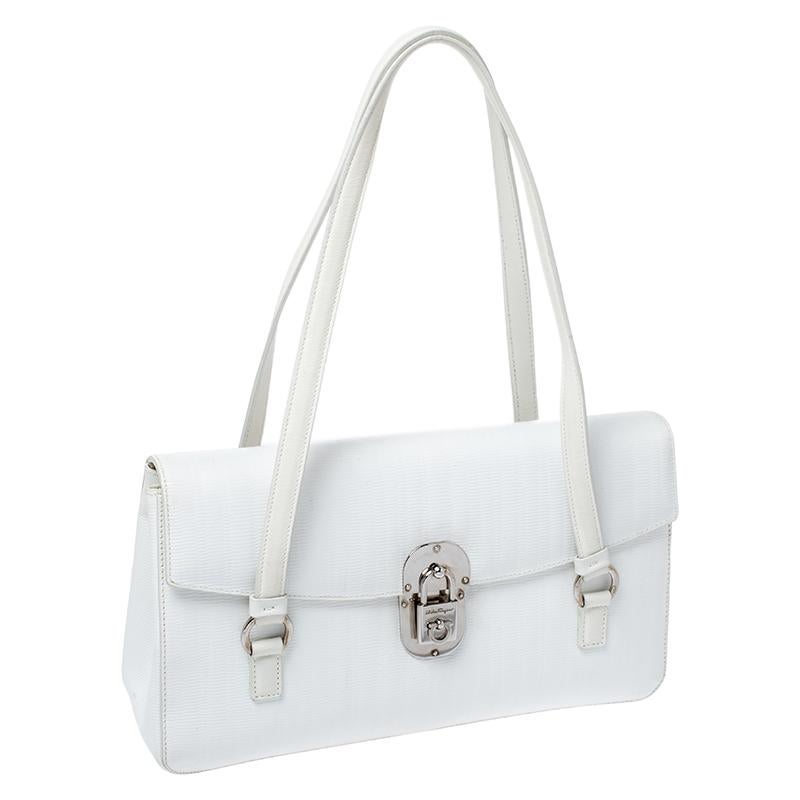 Salvatore Ferragamo White Leather Padlock Flap Shoulder Bag In Good Condition In Dubai, Al Qouz 2