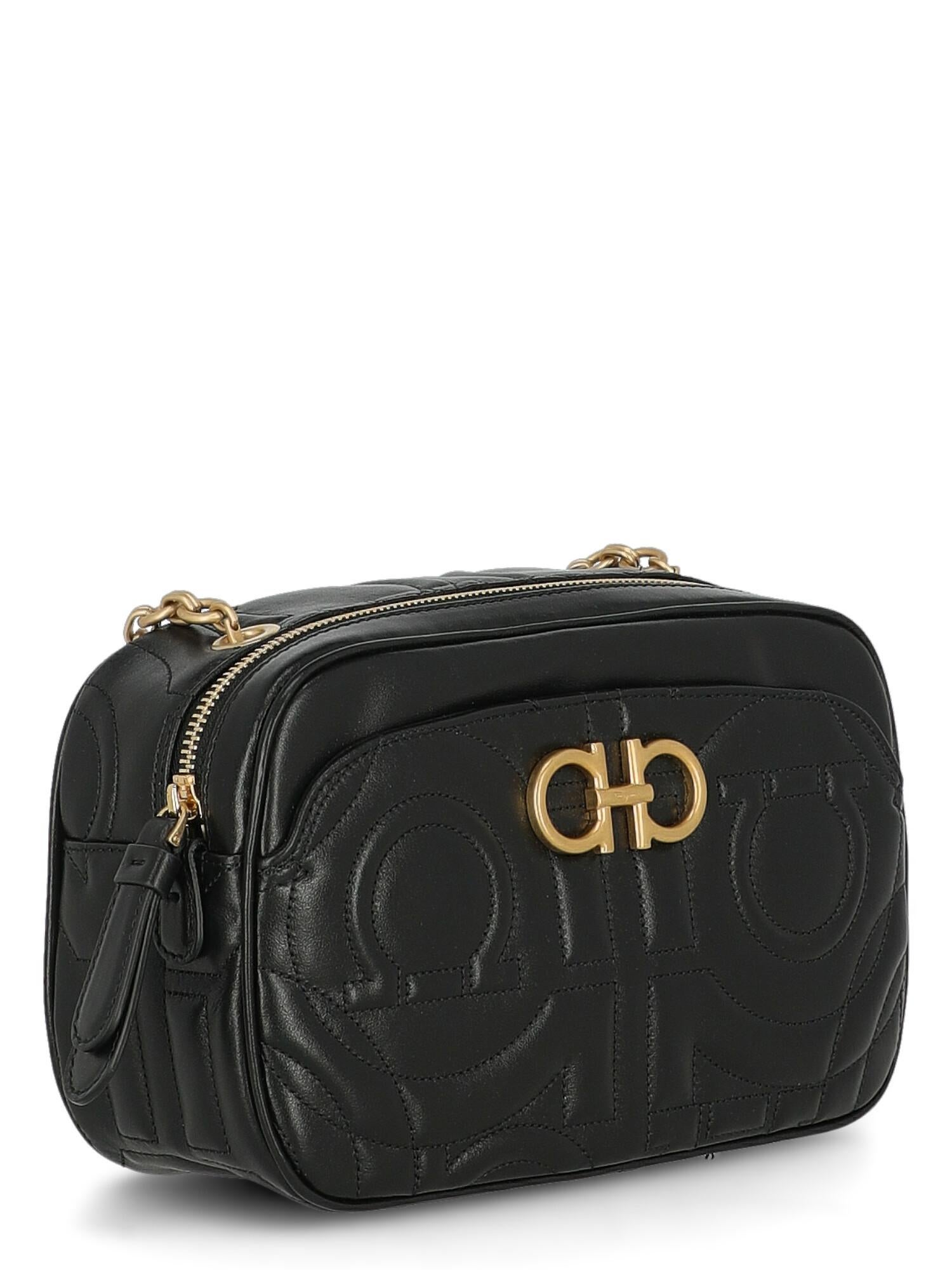 ferragamo women bag