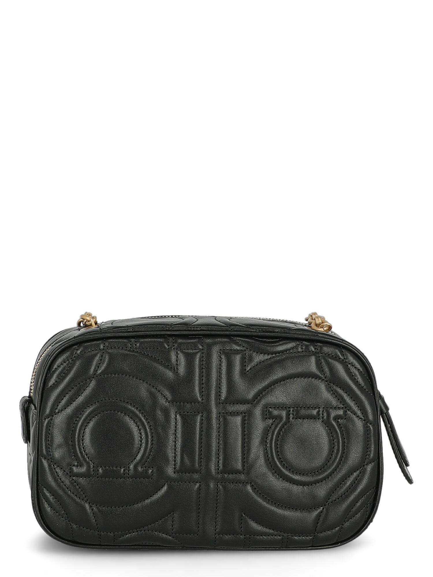 Salvatore Ferragamo Woman Shoulder bag  Black Leather In Excellent Condition For Sale In Milan, IT
