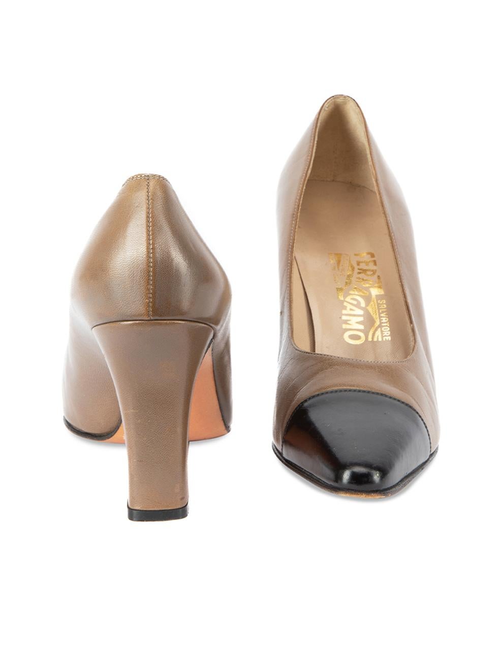 Salvatore Ferragamo Women's Brown Leather Pointed Toe Cap Pumps In Excellent Condition For Sale In London, GB