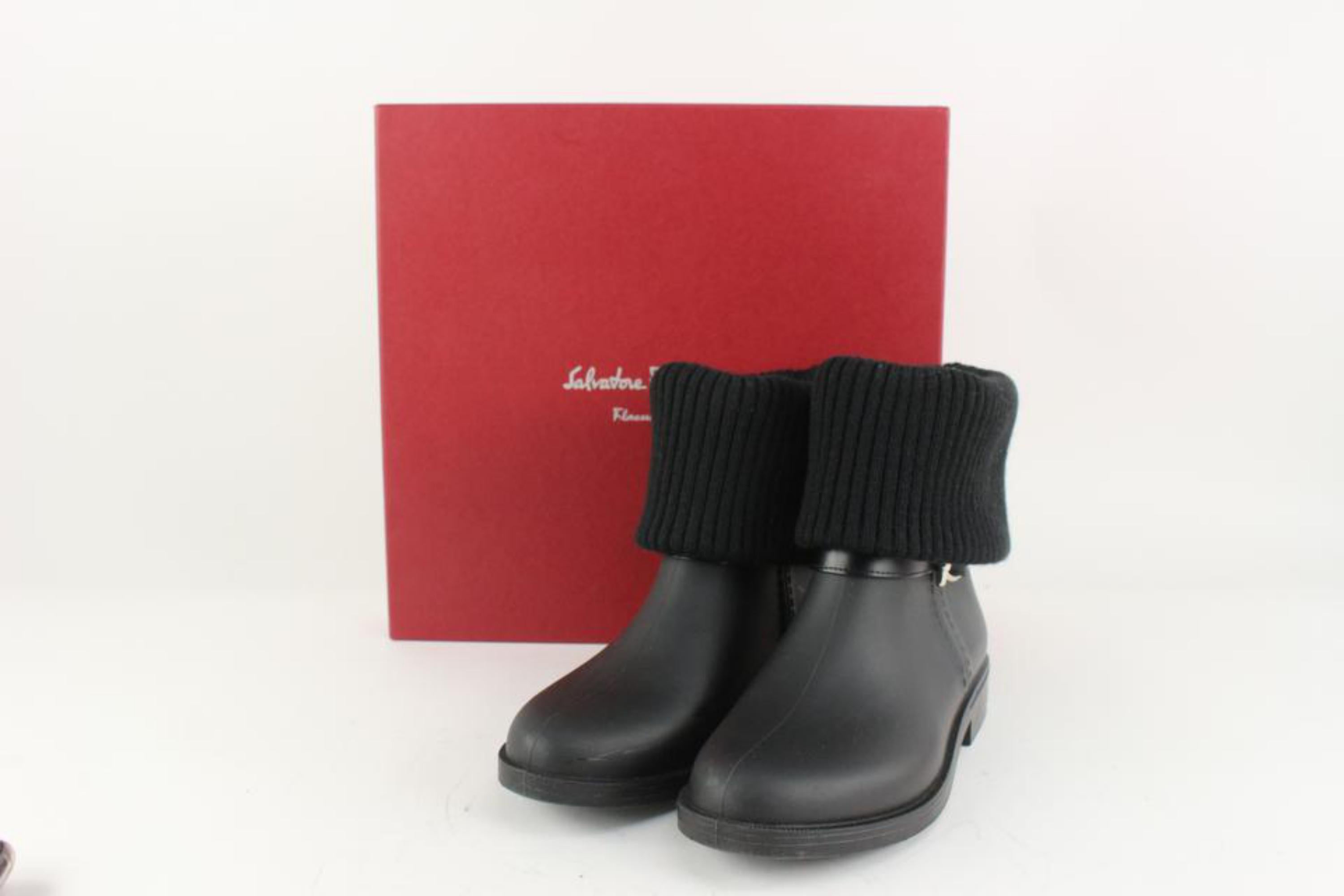 Salvatore Ferragamo Women's Size 6 Black Rubber Thordis Rain Boot Gancini Logo 1215sf10
Made In: Italy
Measurements: Length:  10