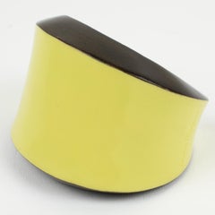 Salvatore Ferragamo Gelb und Braun Holz emailliert Manschette Armband Armreif