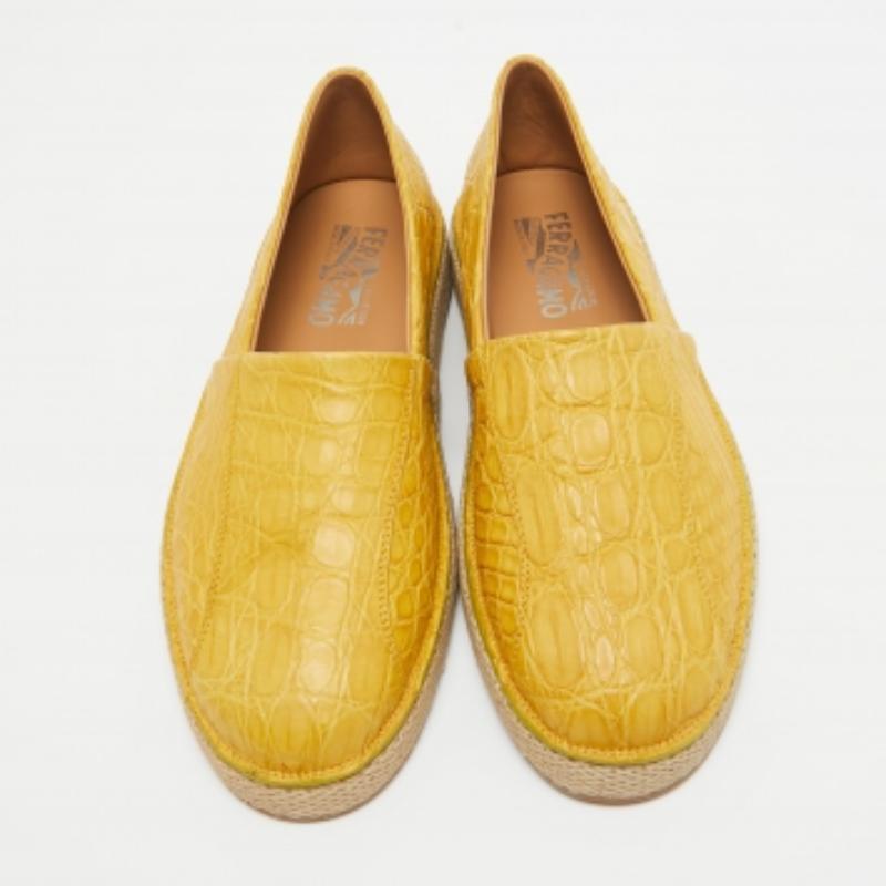 Salvatore Ferragamo Espadrilles Lampedusa en crocodile jaune Taille 43 en vente 2