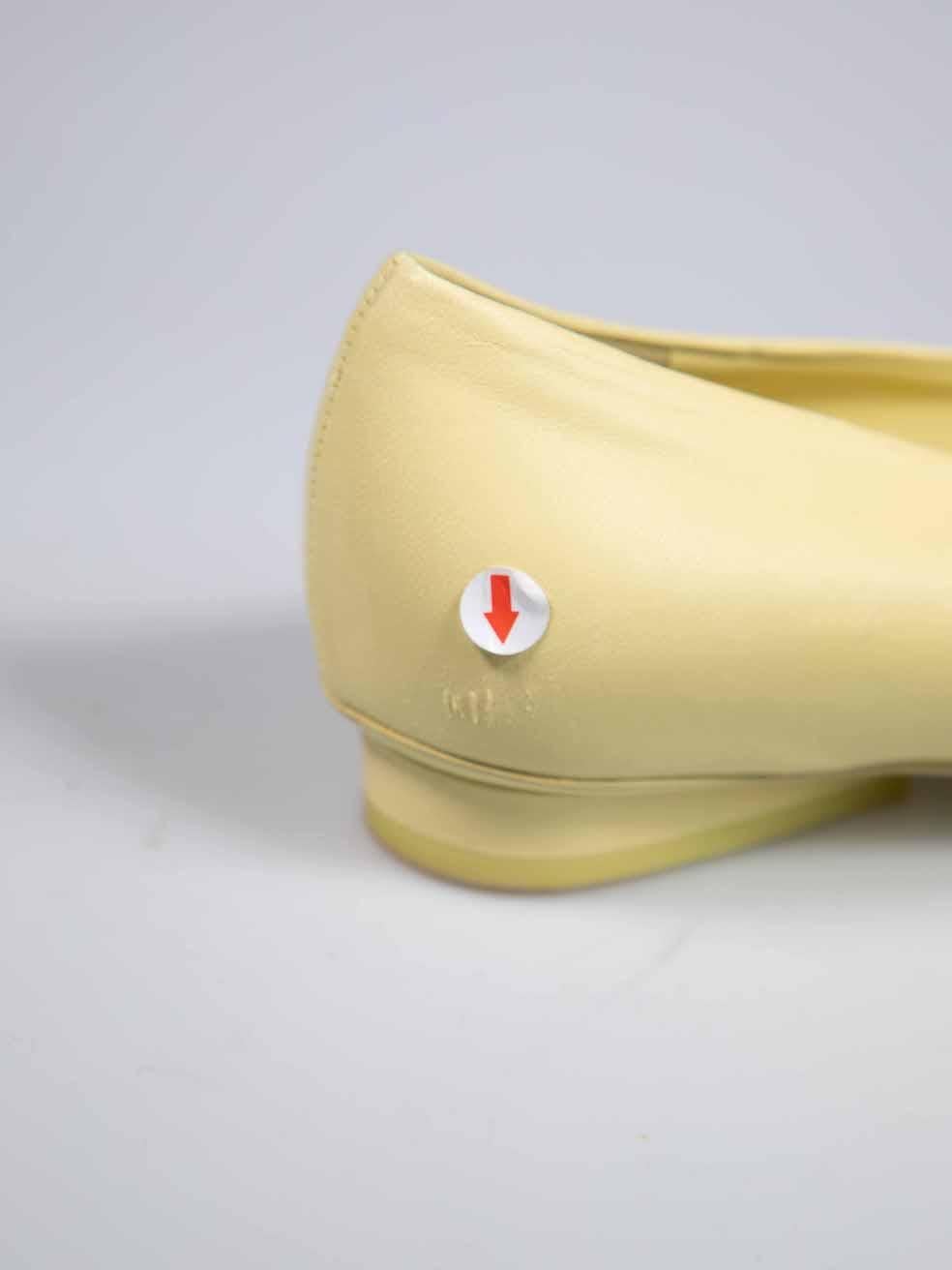 Salvatore Ferragamo Yellow Leather Vara Bow Flats Size US 5.5 2