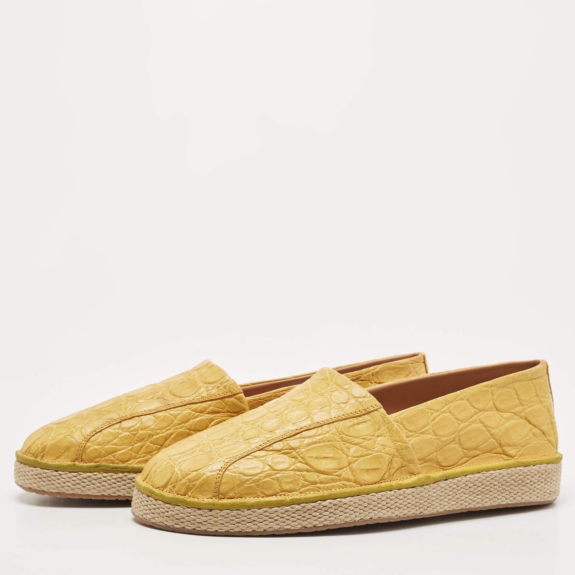 Celebrating the fusion of fine craftsmanship and luxury fashion, these Lampedusa espadrilles from Salvatore Ferragamo are treasures for your feet. They are formed using lizard leather and feature closed toes, braided midsoles, and comfortable