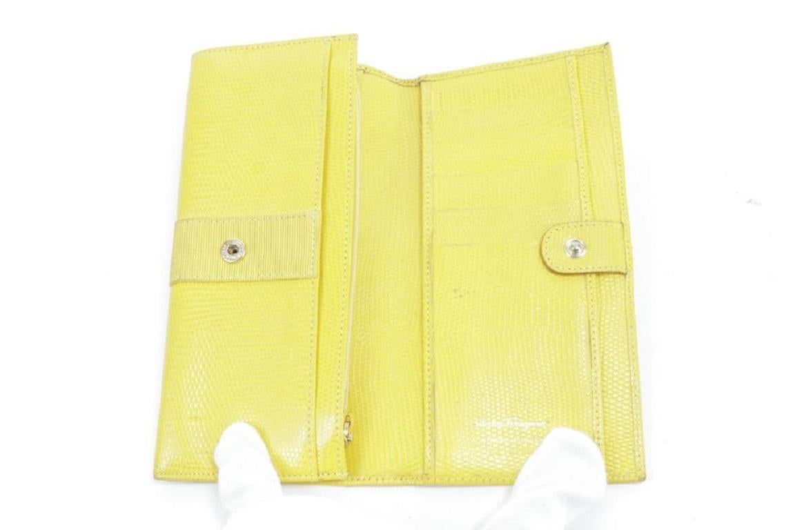 Salvatore Ferragamo Yellow Lizard Long Flap Bifold Wallet 11FKR0113 In Good Condition For Sale In Dix hills, NY