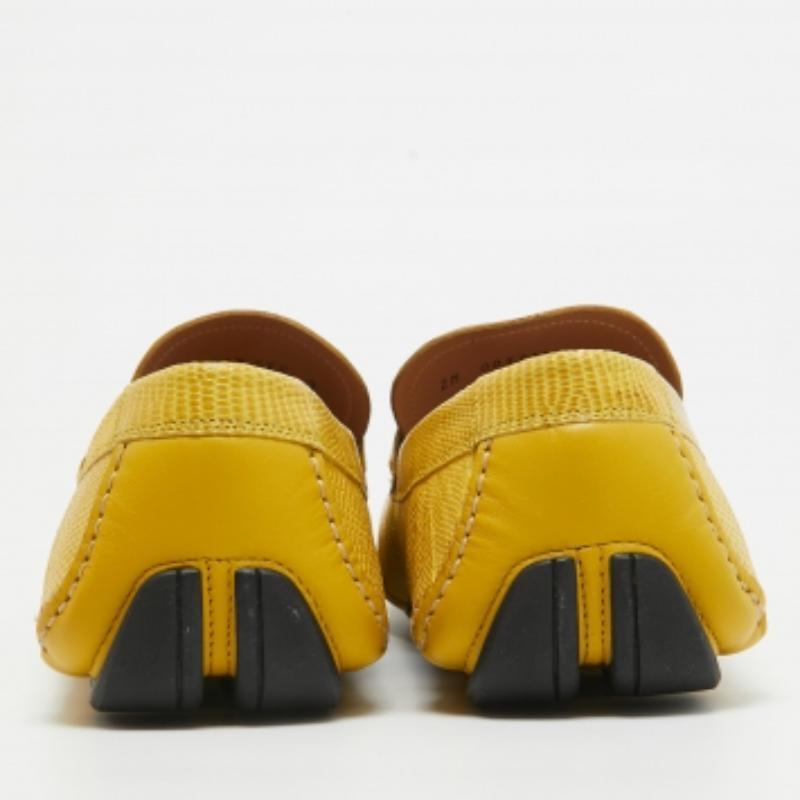 Salvatore Ferragamo Mocassins en lézard jaune Sardegna Taille 43 en vente 1