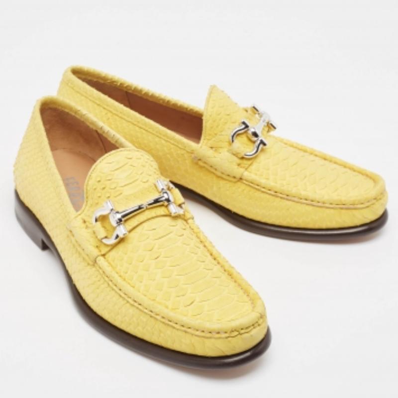 Salvatore Ferragamo Mason Loafers en python jaune Taille 41 Pour hommes en vente