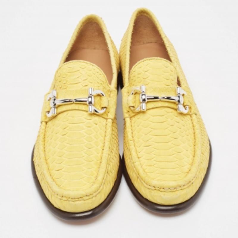 Salvatore Ferragamo Mason Loafers en python jaune Taille 41 en vente 1
