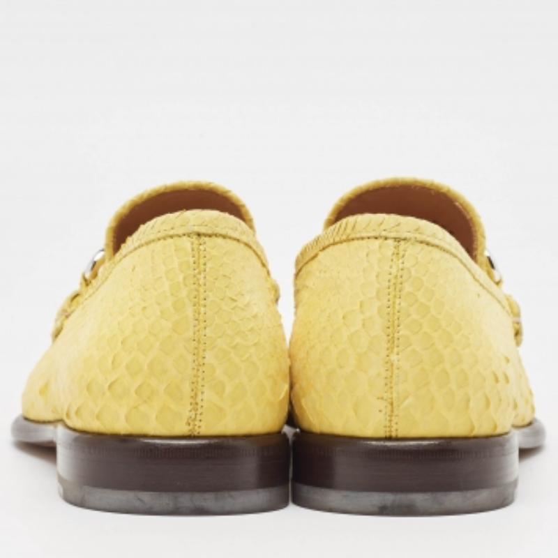 Salvatore Ferragamo Mason Loafers en python jaune Taille 41 en vente 2