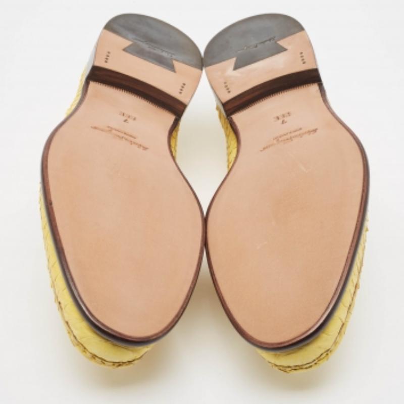 Salvatore Ferragamo Mason Loafers en python jaune Taille 41 en vente 3