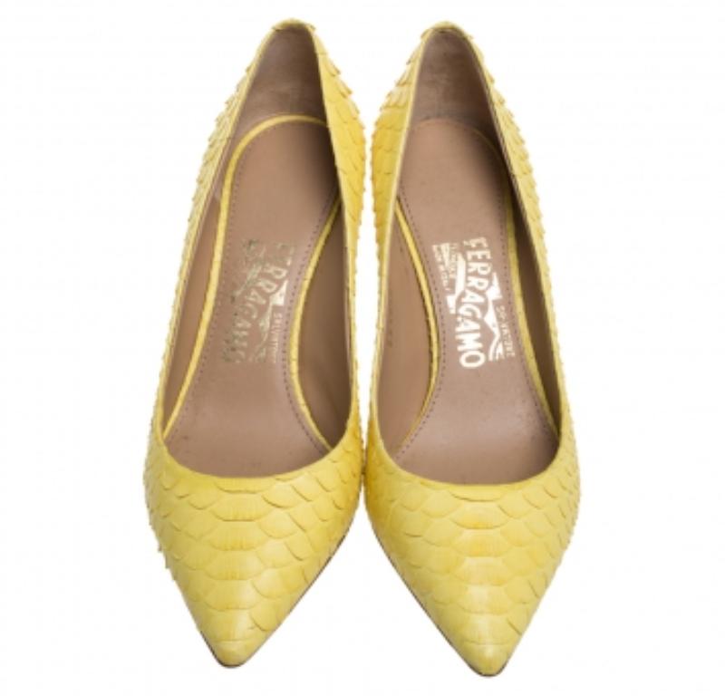 Women's Salvatore Ferragamo Yellow Python Susi Pointed Toe Pumps Size 37.5 For Sale