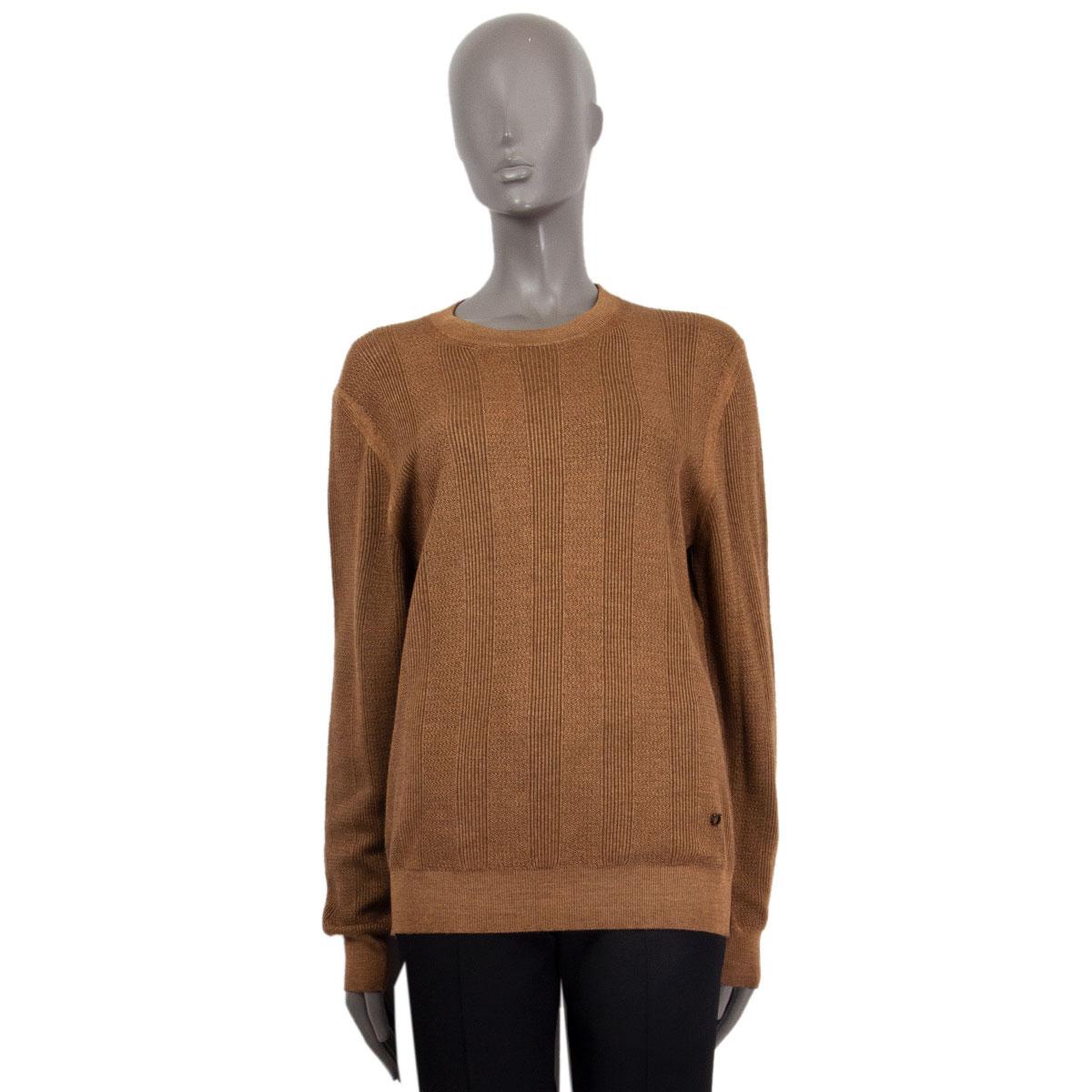 Salvatore Ferragamo ribbed knit crew-neck sweater in ochre virgin wool (60%), cashmere (30%) and silk (20%). Has been worn and is in excellent condition. 

Tag Size M
Size M
Shoulder Width 48cm (18.7in)
Bust 106cm (41.3in)
Waist 102cm (39.8in)
Hips