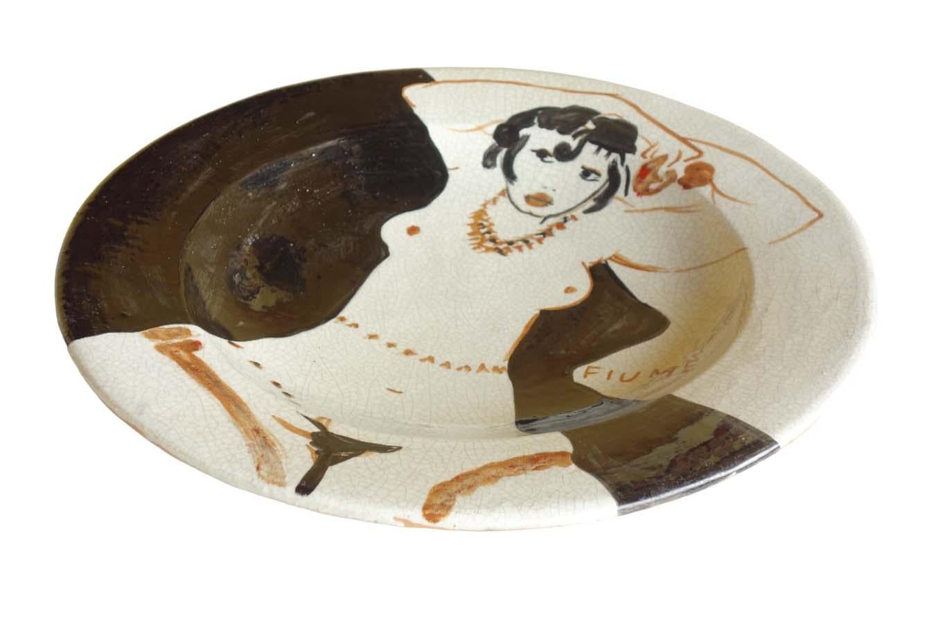 Modern Salvatore Fiume Ceramiche Rossicone Ceramica Artistica Nudo Donna Piatto For Sale